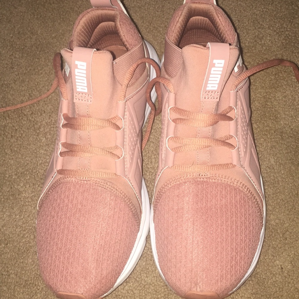 Pink pumas
